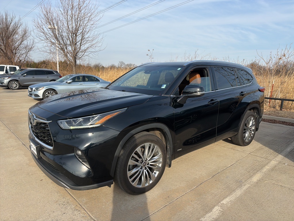 2022 Toyota Highlander Platinum