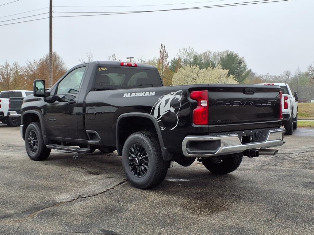 2025 Chevrolet Silverado 3500HD photo 6