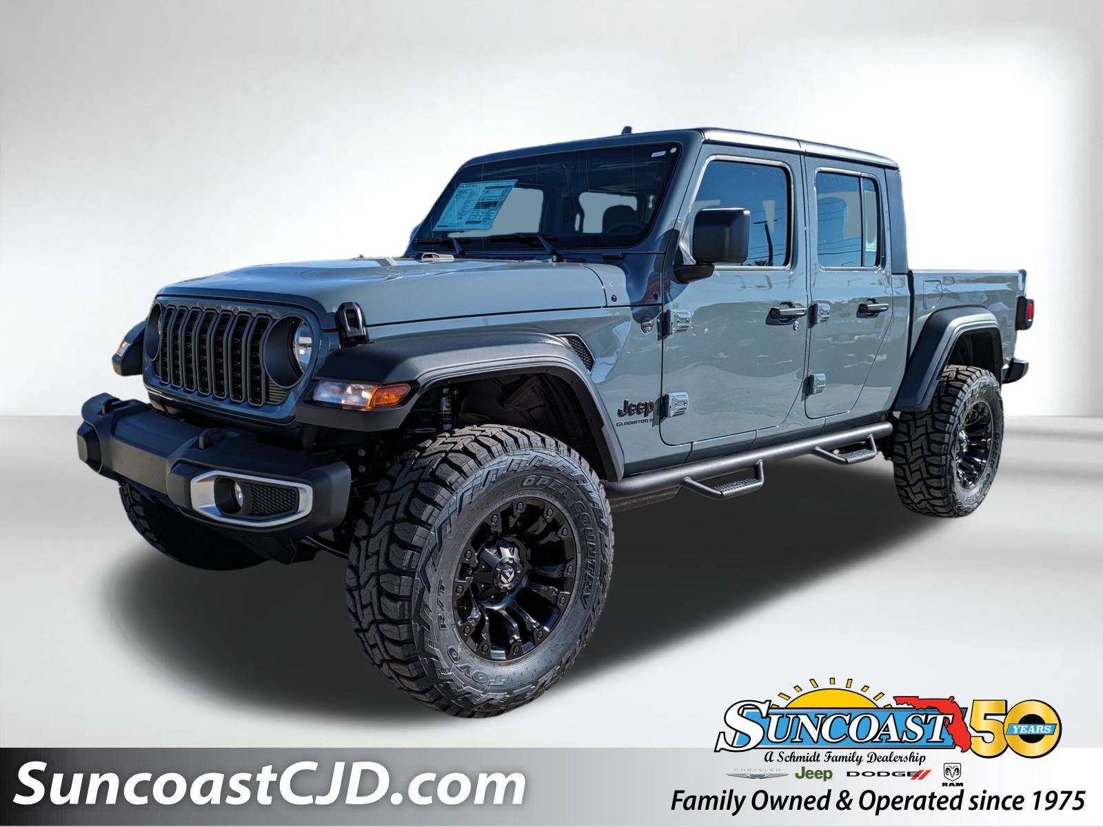 2026 Jeep Gladiator Sport's photo