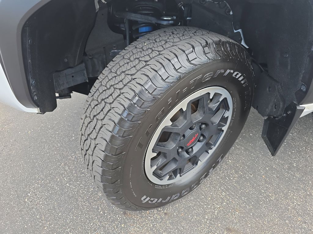 2024 Toyota Tacoma TRD Off-Road photo 27