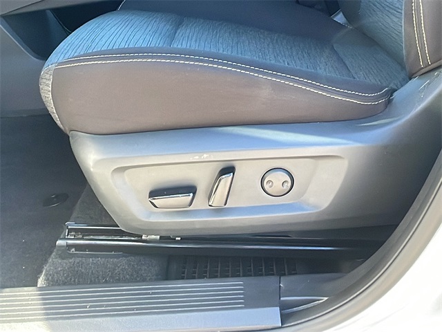 2023 Nissan Rogue SV photo 32