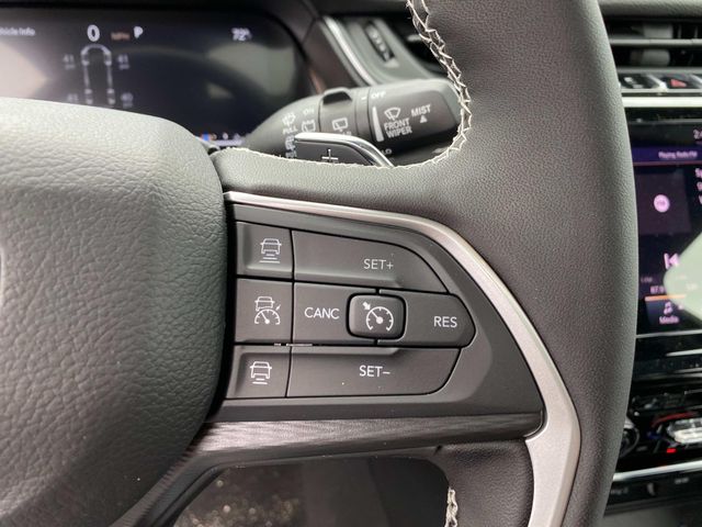2025 Jeep Grand Cherokee Laredo X photo 13