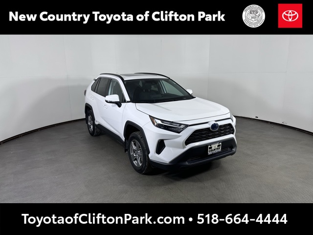2024 Toyota RAV4 XLE's photo