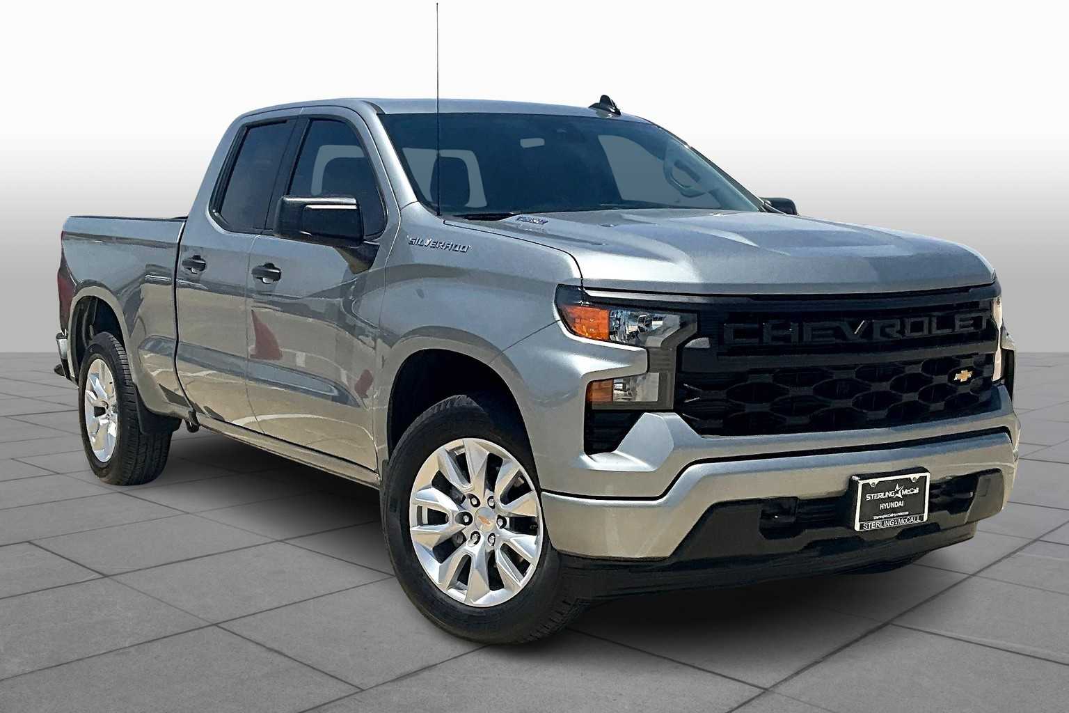 2025 Chevrolet Silverado 1500 Custom photo 3