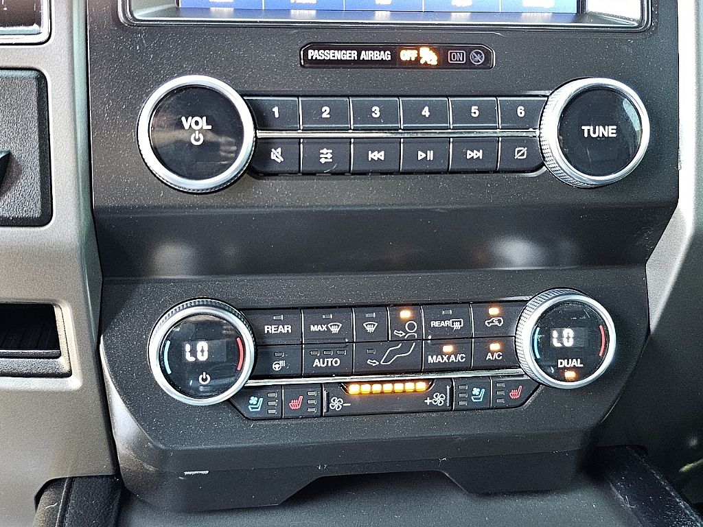 2021 Ford Expedition MAX XLT photo 26