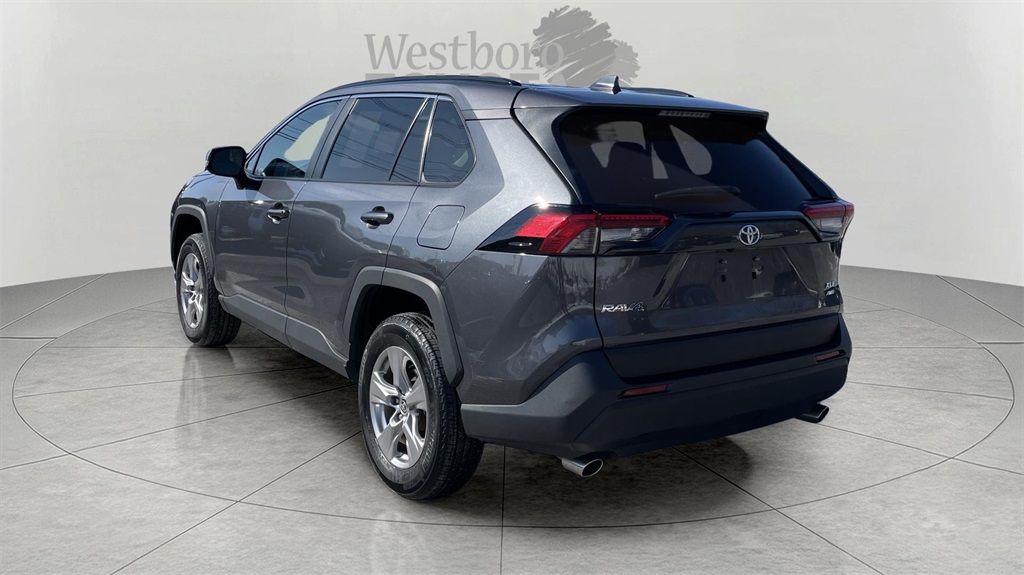 2022 Toyota RAV4 XLE photo 4