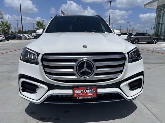 2025 Mercedes Benz GLS 450 4MATIC photo 2