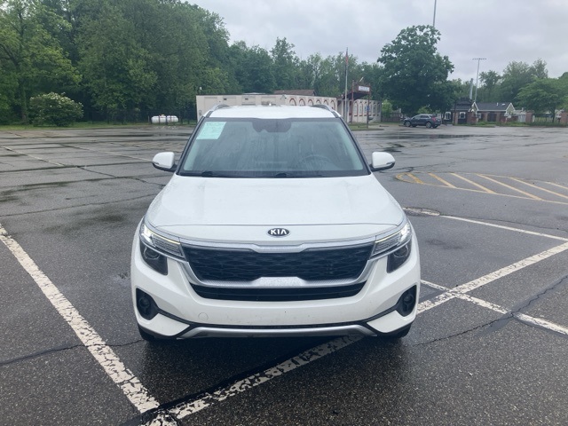 2021 Kia Seltos S photo 2