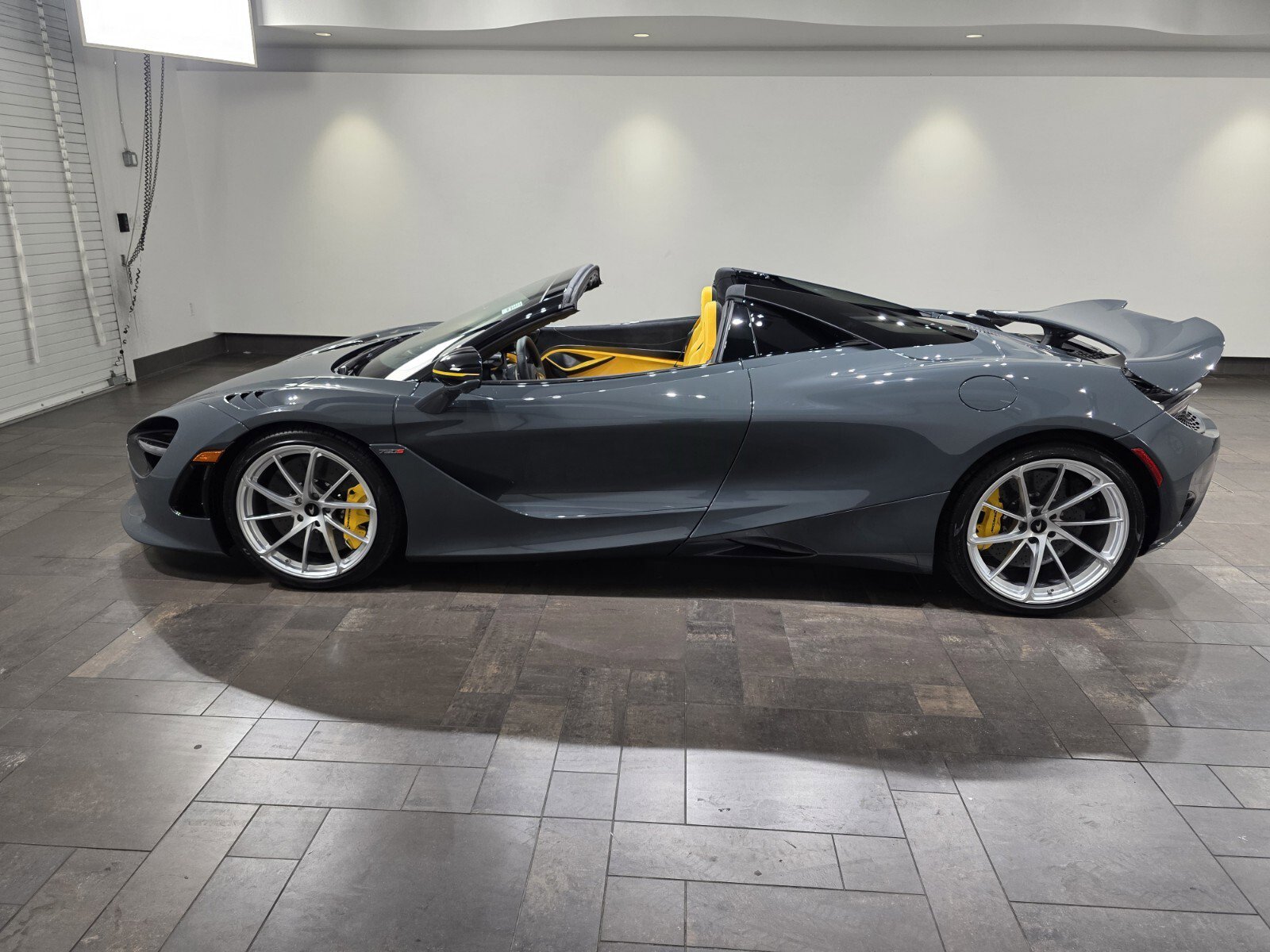 2026 Mclaren 750S Spider photo 3