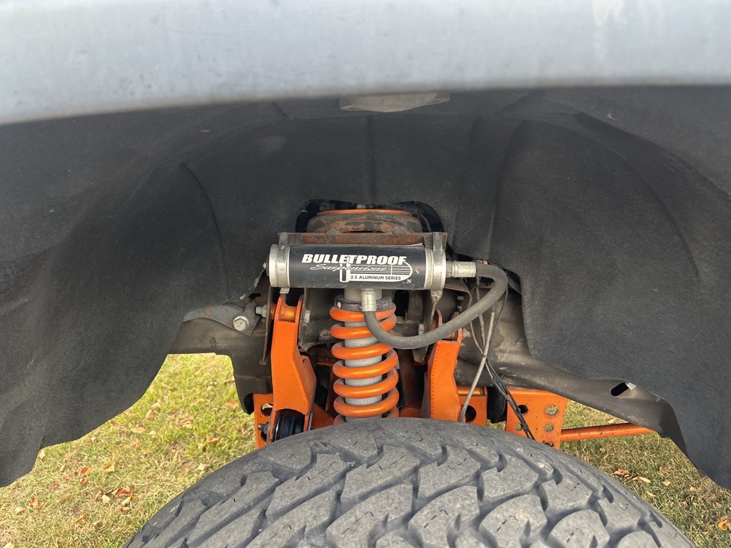 2018 Chevrolet Silverado 1500 LT photo 2