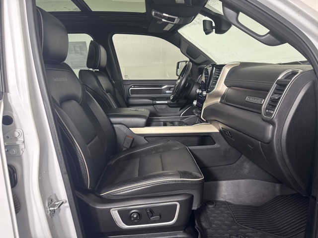 2019 Ram 1500 Laramie photo 3