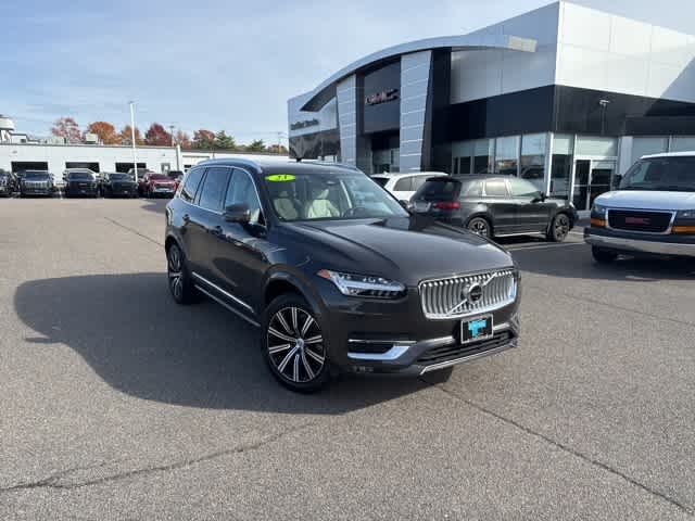 2023 Volvo XC90 Plus's photo