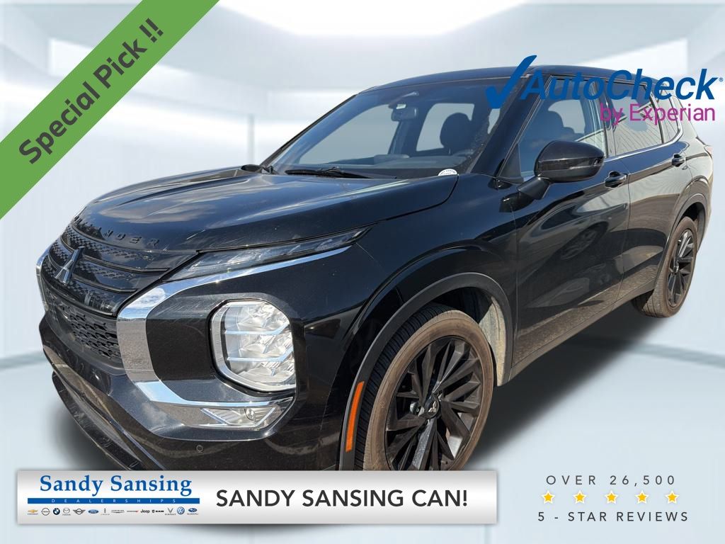 2022 Mitsubishi Outlander Black Edition's photo