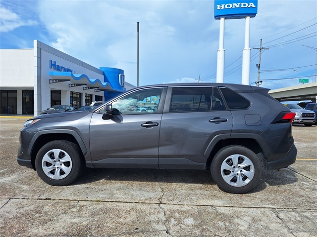 2024 Toyota RAV4 LE photo 8
