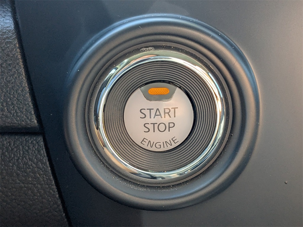 2024 Nissan Titan SV photo 26