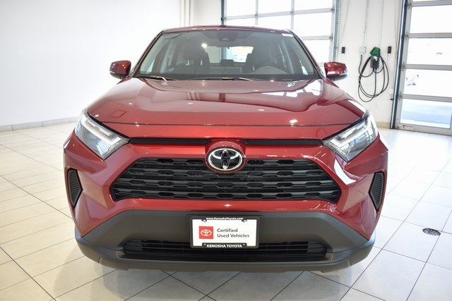 2025 Toyota RAV4 LE photo 3