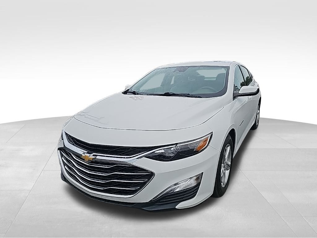 2020 Chevrolet Malibu LS photo 2