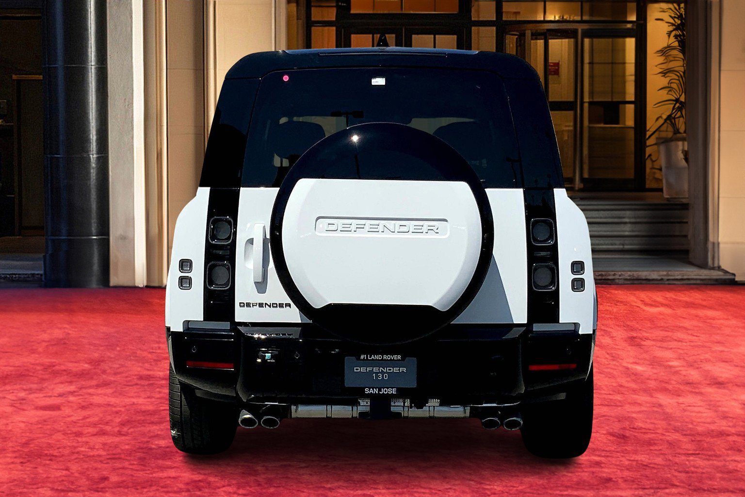 2025 Land Rover Defender 130 V8 photo 3