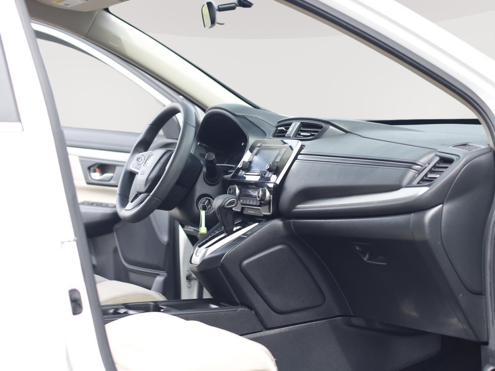 2017 Honda CR-V LX photo 18