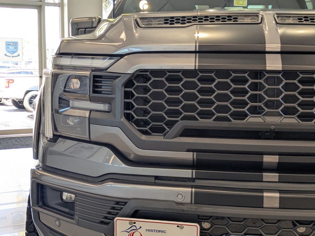 2025 Ford F-150 Lariat photo 9