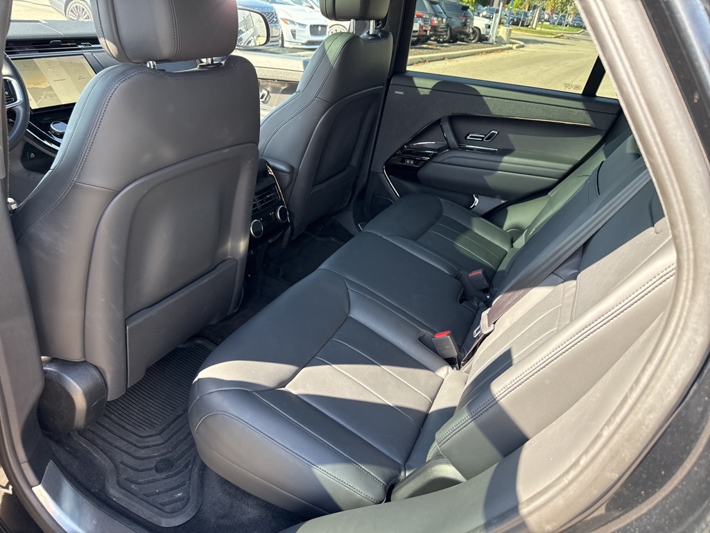 2023 Land Rover Range Rover Sport SE photo 16