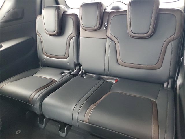 2025 Nissan Armada SL photo 22