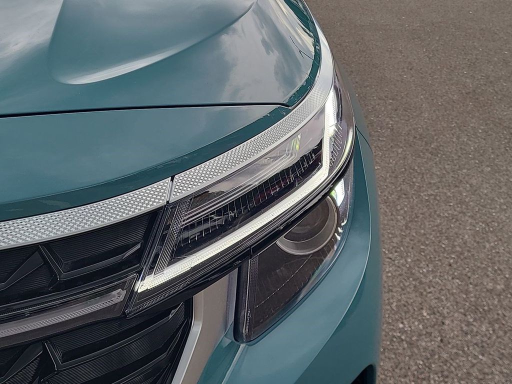 2026 Kia Seltos EX photo 9
