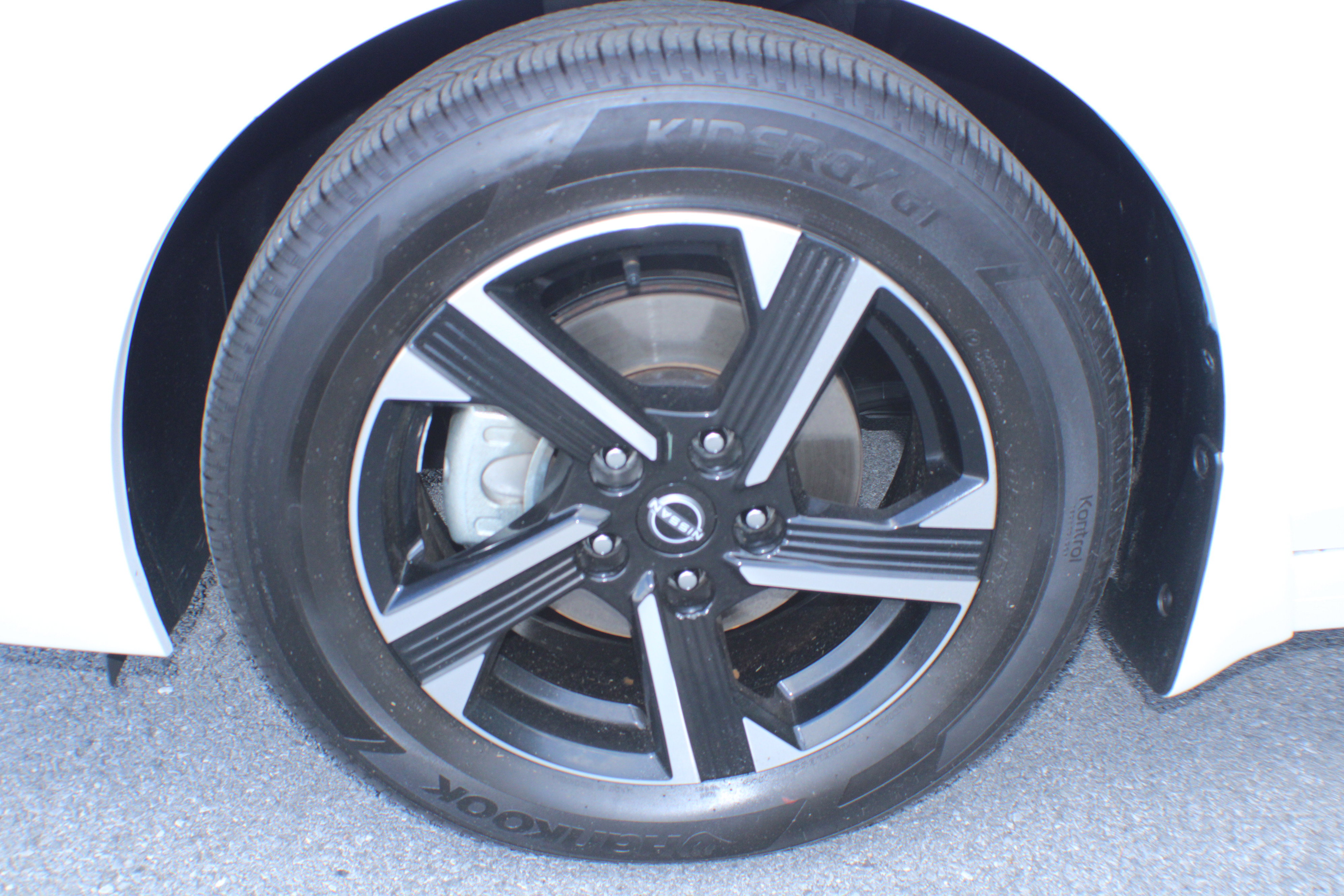 2024 Nissan Sentra SV photo 4