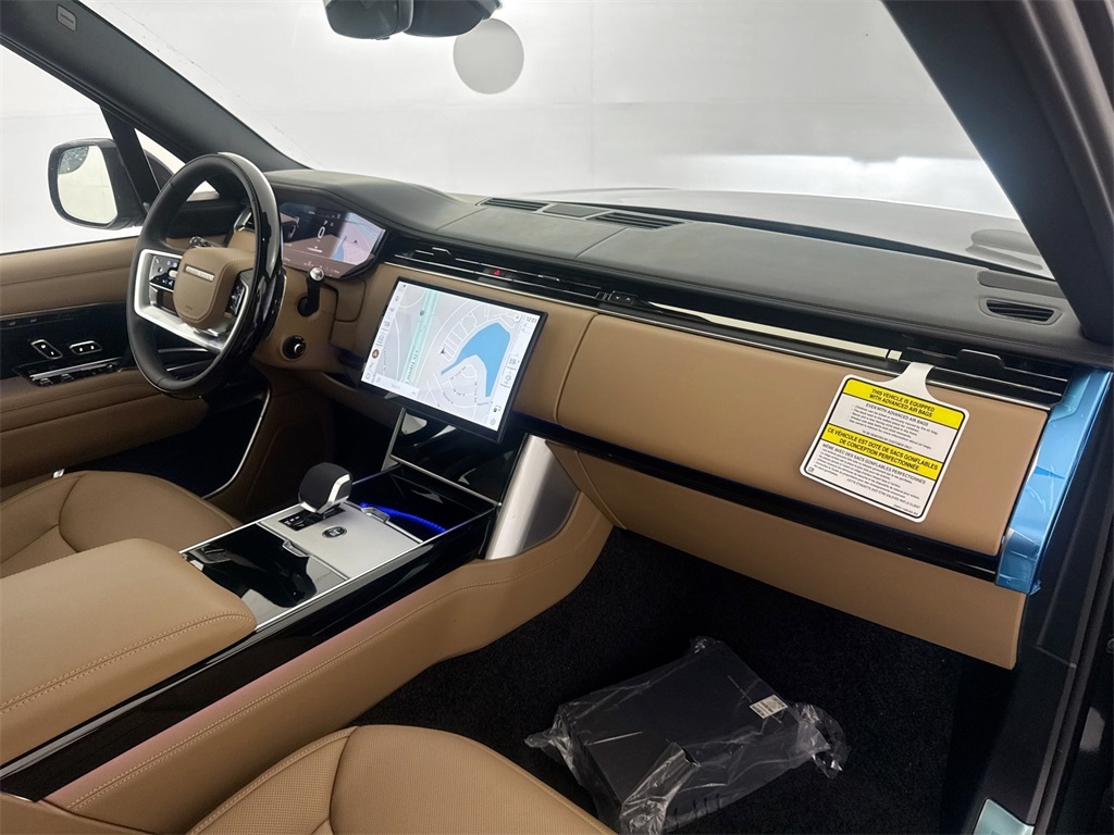 2025 Land Rover Range Rover SE photo 23