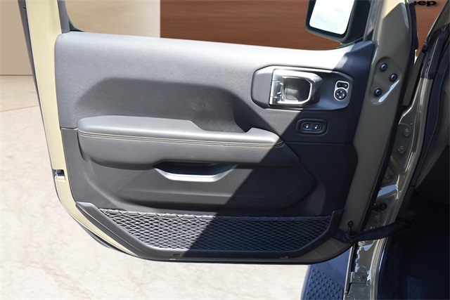 2025 Jeep Gladiator Sport photo 10