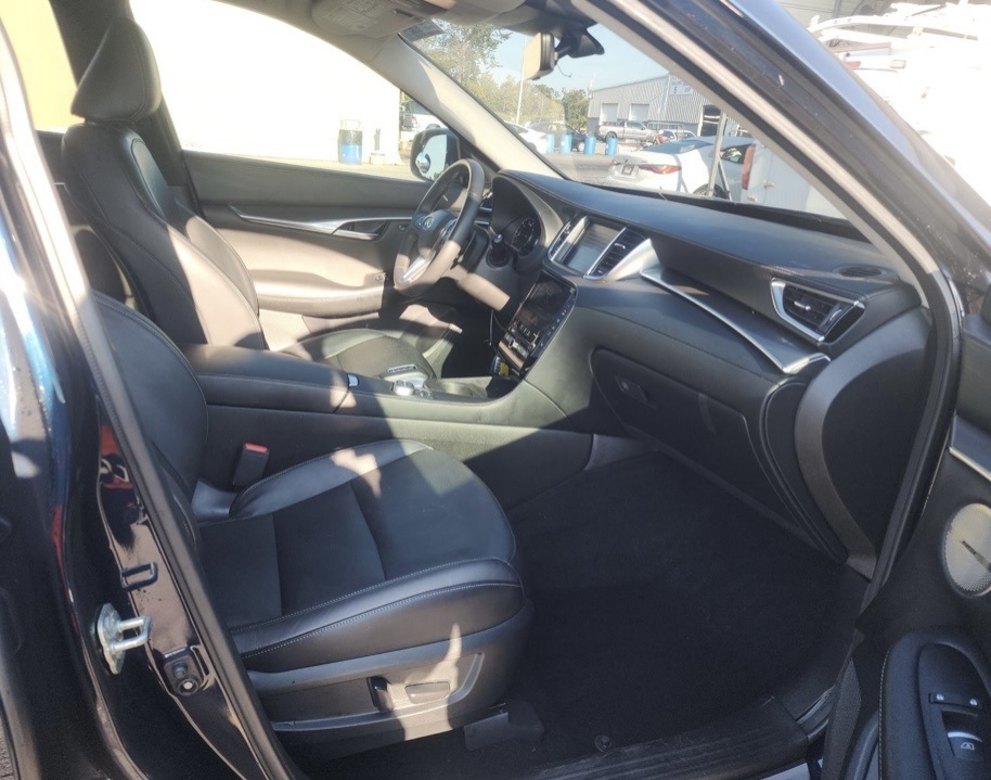 2024 Infiniti QX50 Luxe photo 9