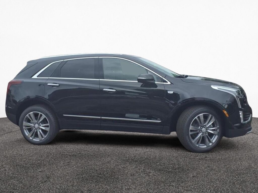 2025 Cadillac XT5 Premium Luxury photo 2