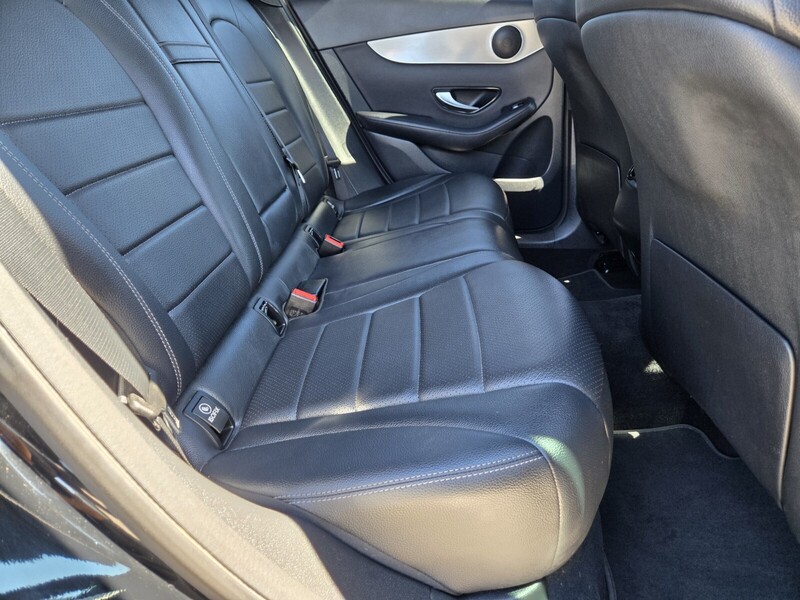 2019 Mercedes Benz GLC 300 photo 11