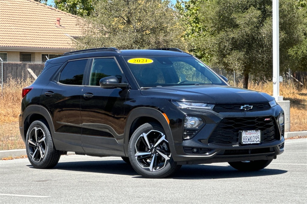 2021 Chevrolet Trailblazer RS photo 2