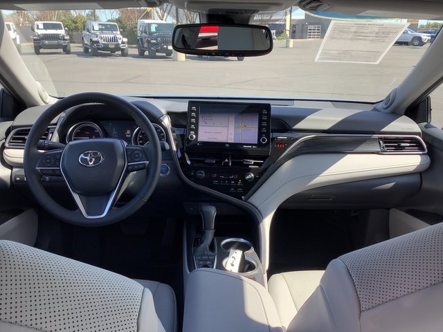 2023 Toyota Camry Hybrid XLE photo 6