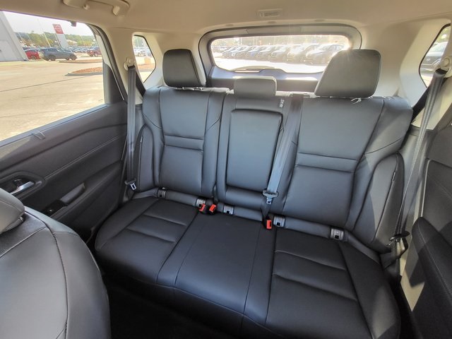 2026 Nissan Rogue SV photo 13