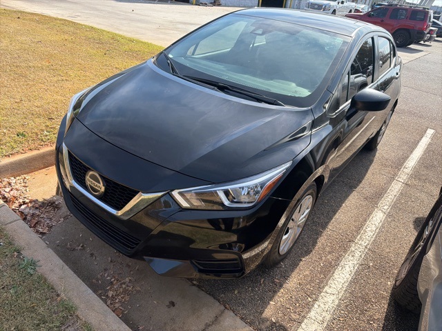 2022 Nissan Versa 1.6 S photo 2