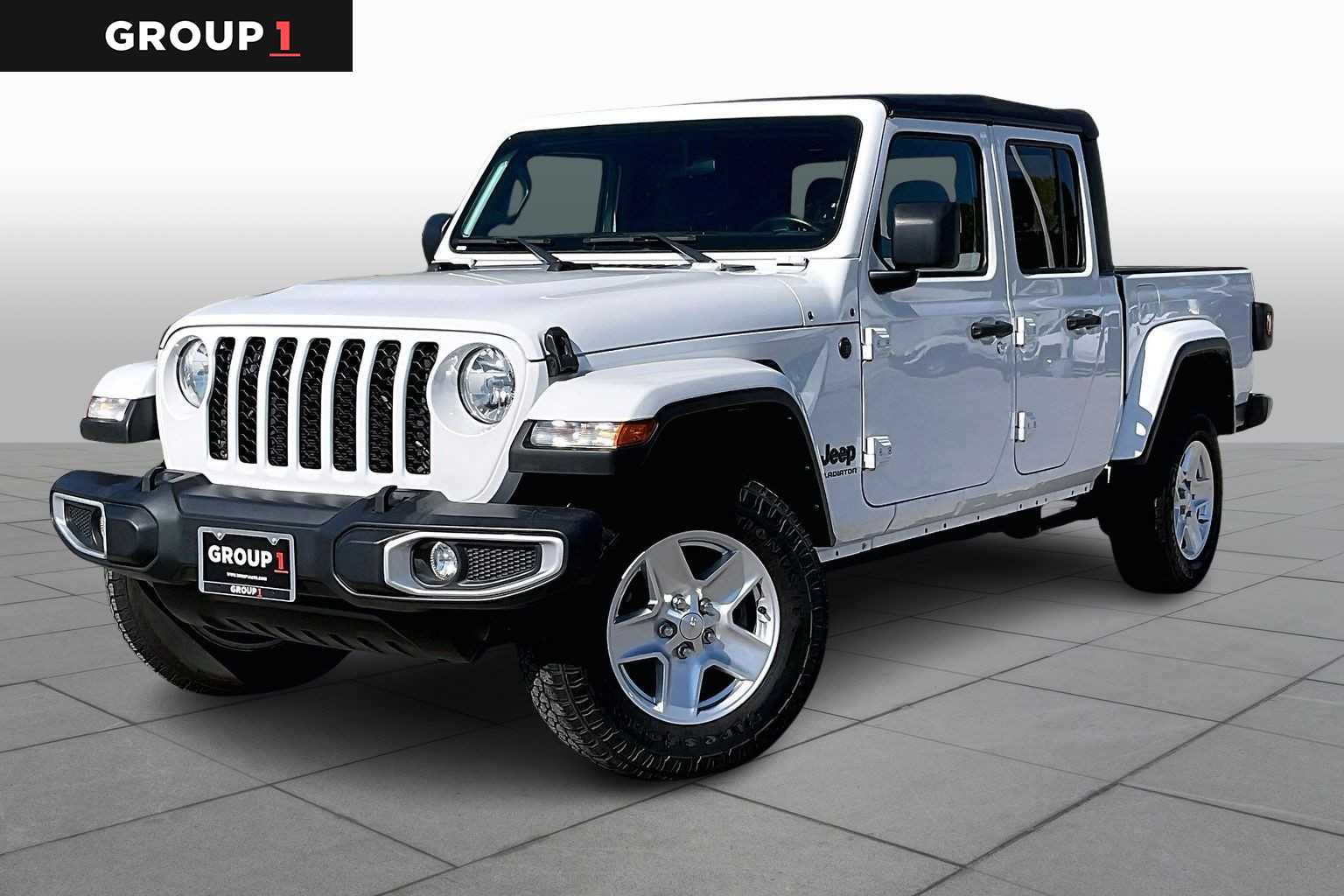 2022 Jeep Gladiator Sport S's photo