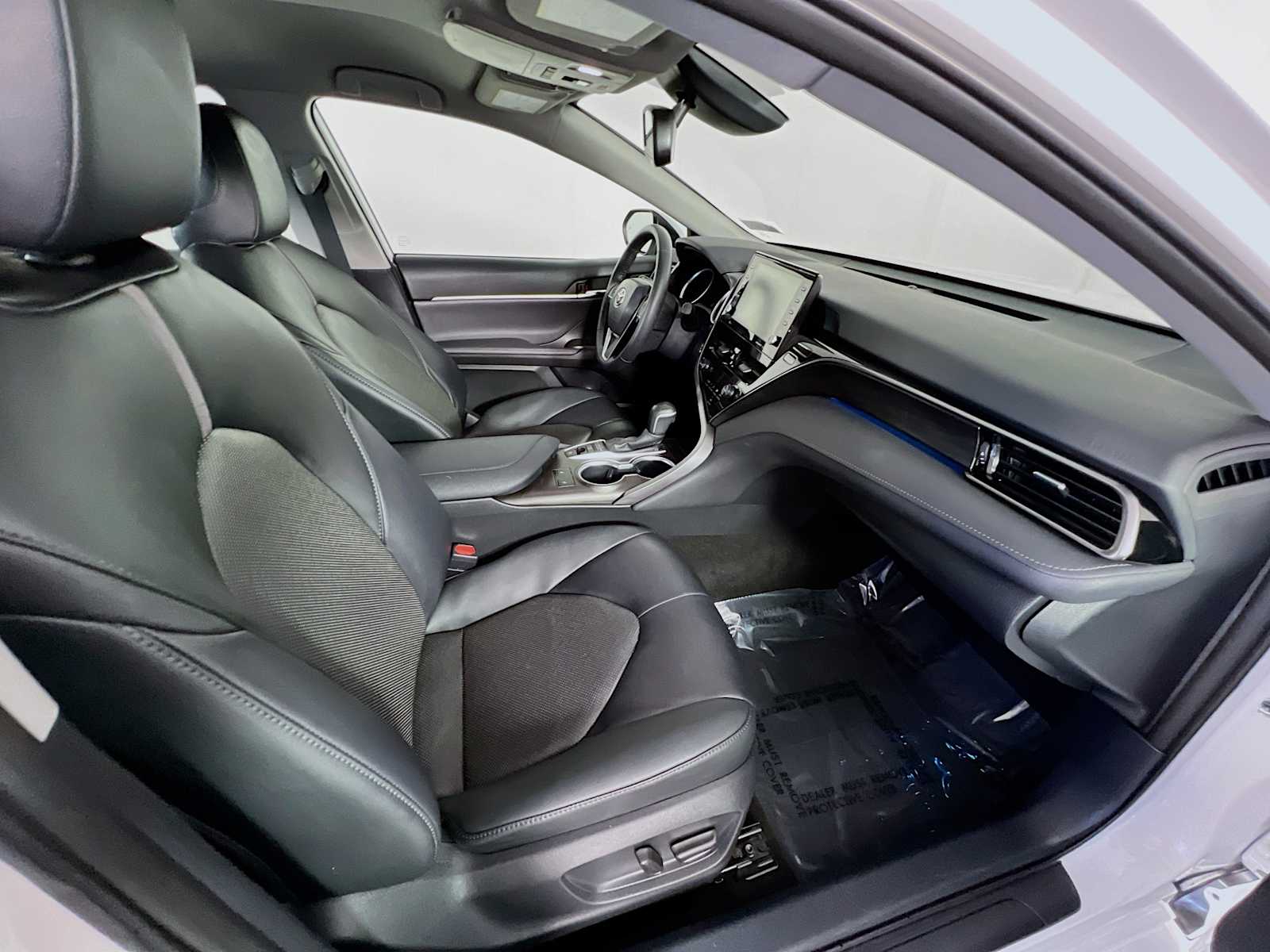2023 Toyota Camry XLE photo 25