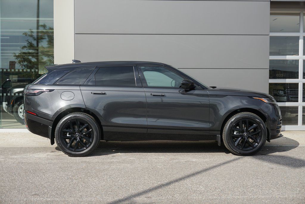 2025 Land Rover Range Rover Velar SE photo 4