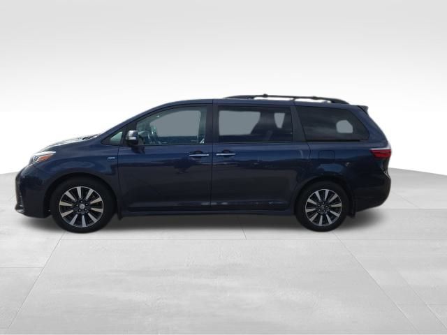 2019 Toyota Sienna Limited photo 2