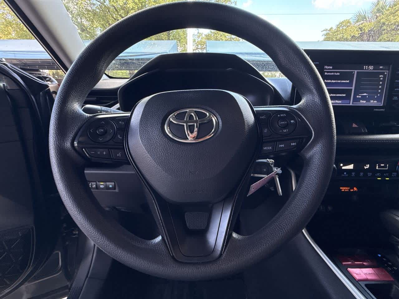 2022 Toyota RAV4 LE photo 13