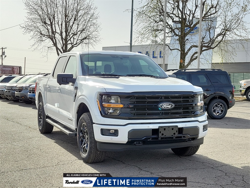 New 2025 Oxford White Ford XLT image 1