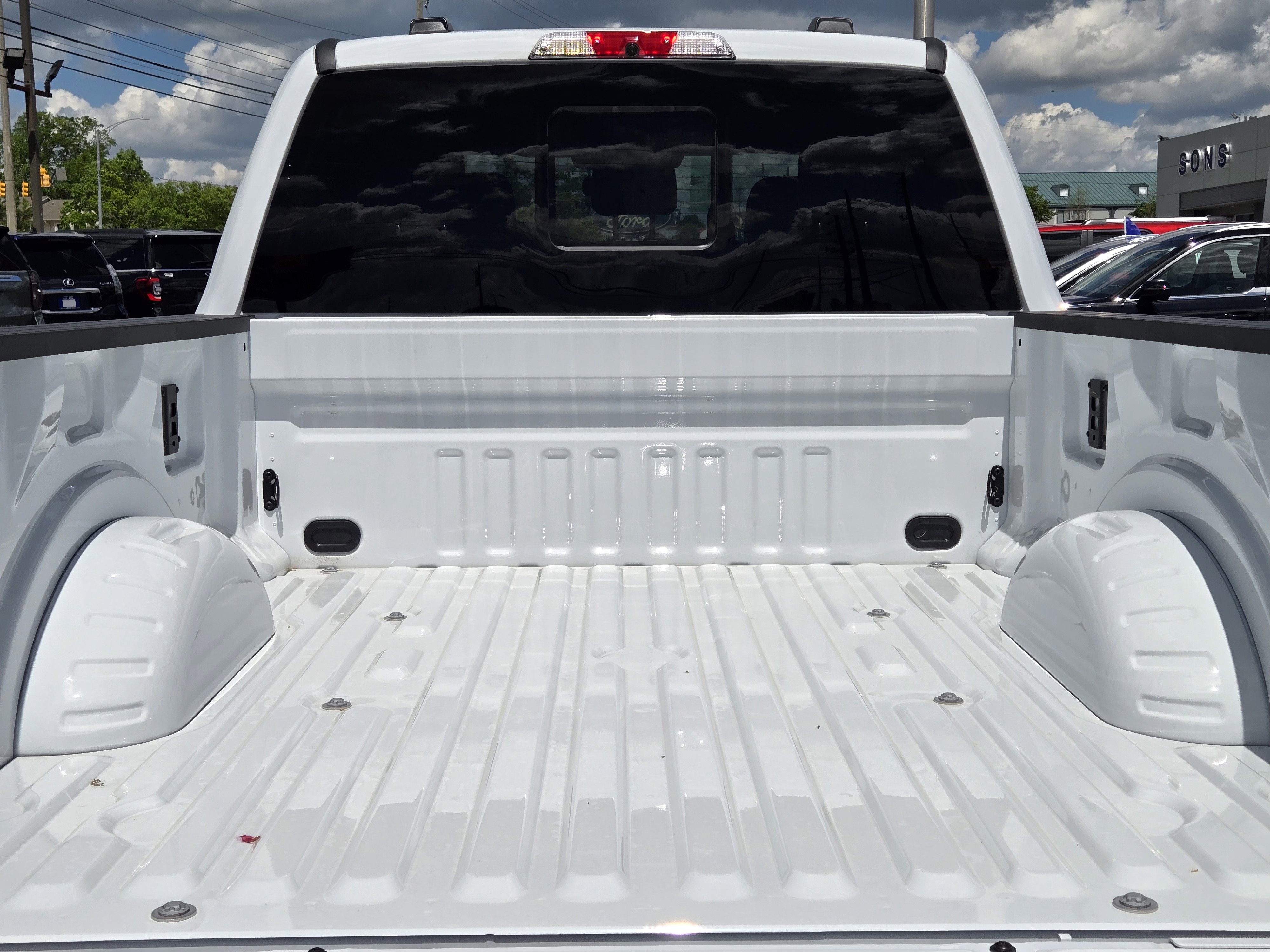2024 Ford F-250 Lariat photo 2