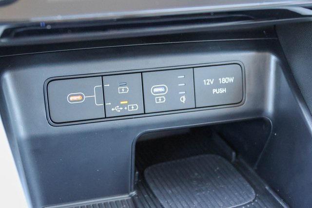 New 2025 Silver Hyundai SEL Convenience FWD image 16