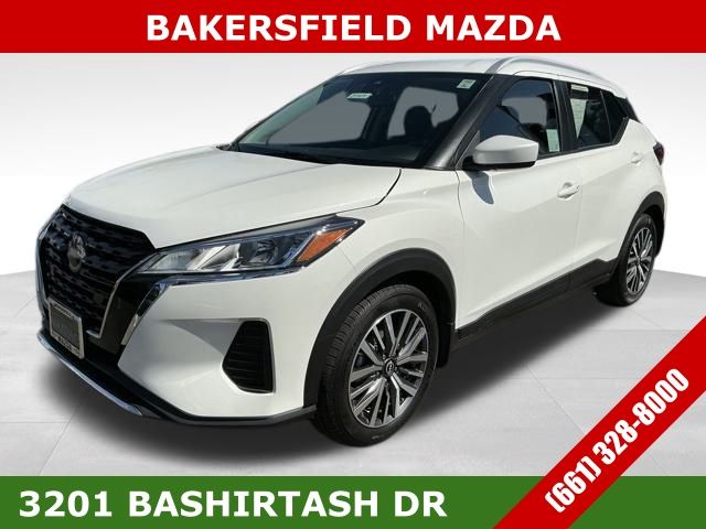 2023 Nissan Kicks SV's photo