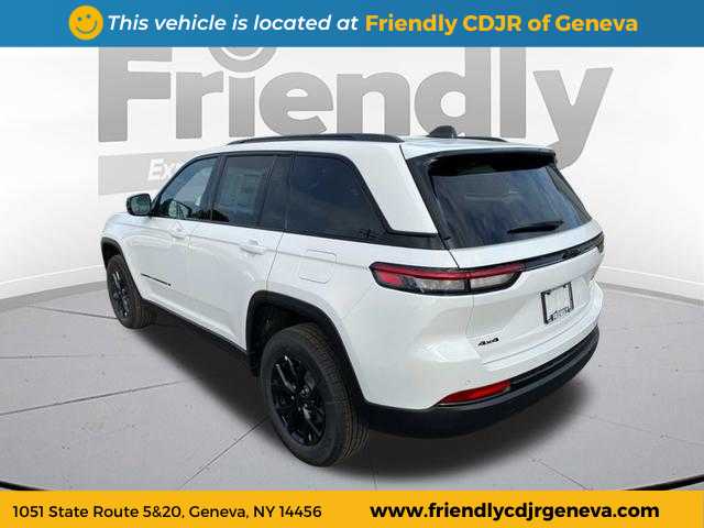 2025 Jeep Grand Cherokee Altitude photo 4