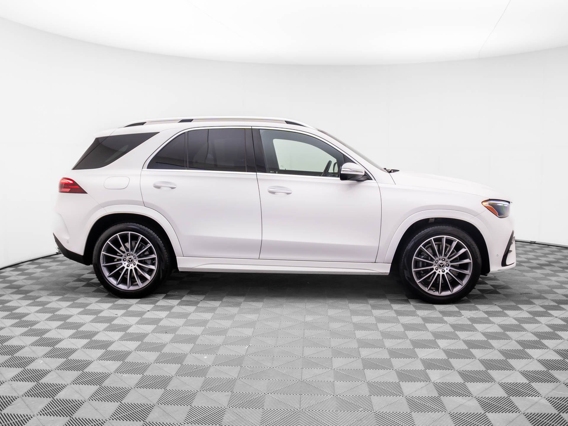 2024 Mercedes Benz GLE 350 4MATIC photo 6