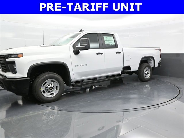 2025 Chevrolet Silverado 2500HD photo 3