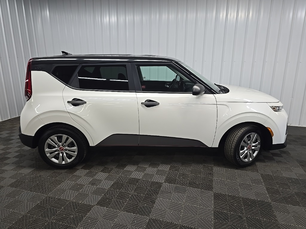 2021 Kia Soul LX photo 2